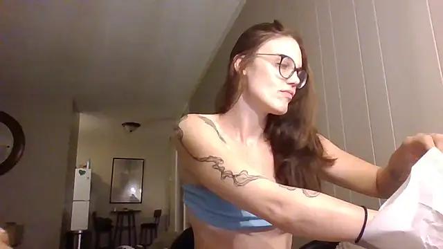 Snapshot of Miss_honey94 chatting on 18, 11, 2025 Miss honey94 online show from 18, 11, 2025