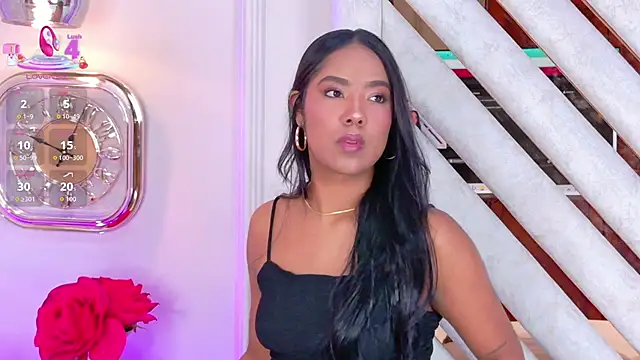 Mia Roset online show from 2, 10, 2025