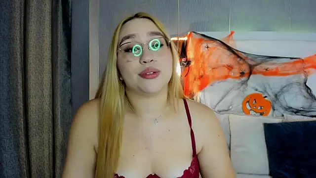 Snapshot of ximenanoah chatting on 24, 10, 2025 ximenanoah online show from 24, 10, 2025