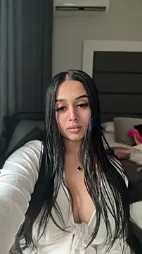 LilMisIndianx online show from 22, 4, 2026