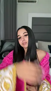 LilMisIndianx online show from 17, 4, 2026