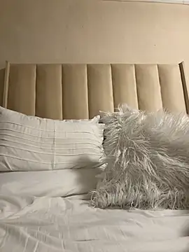 Snapshot of LilMisIndianx chatting on 12, 10, 2025 LilMisIndianx online show from 12, 10, 2025