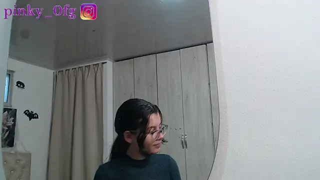 pinky f00x online show from 16, 10, 2025