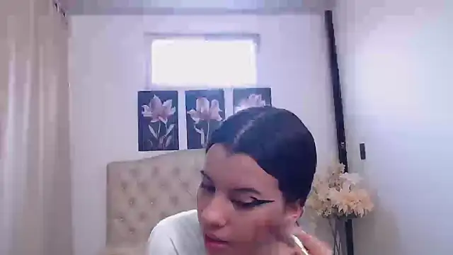 pinky f00x online show from 10, 9, 2025