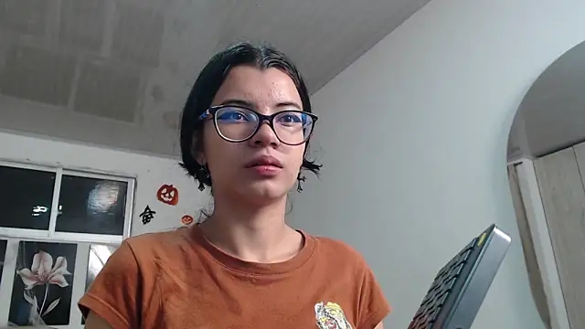 pinky f00x online show from 17, 10, 2025