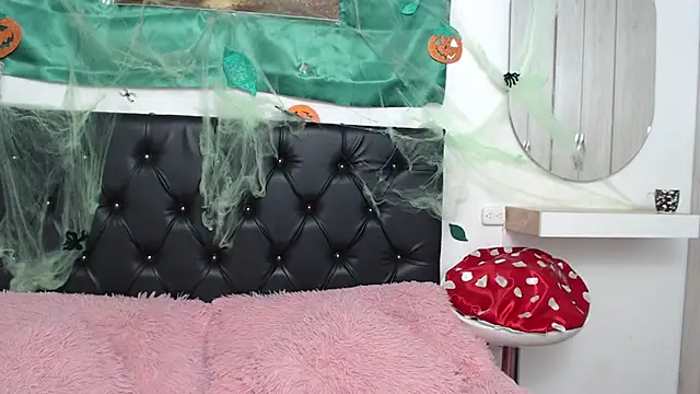 pinky f00x online show from 10, 10, 2025