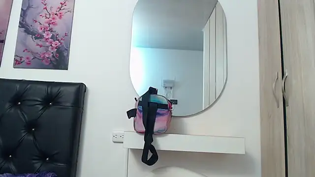 pinky f00x online show from 18, 11, 2025