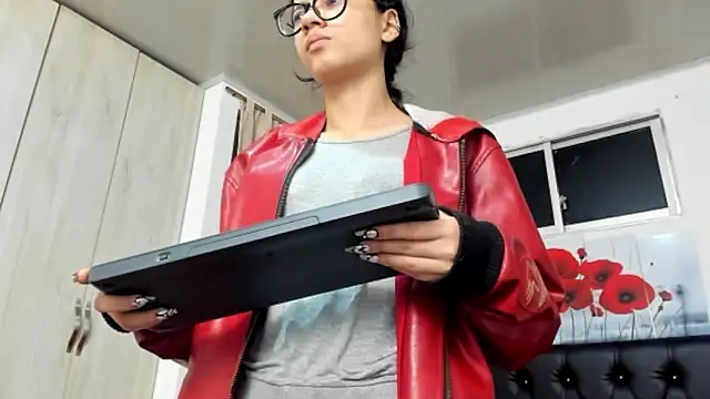 pinky f00x online show from 10, 6, 2026