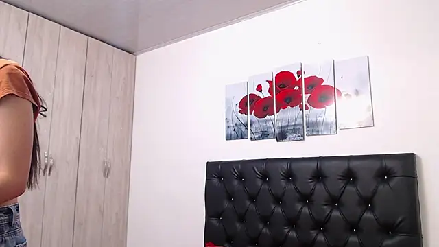 pinky f00x online show from 8, 11, 2025