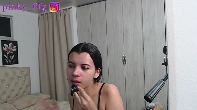 pinky f00x online show from 9, 10, 2025