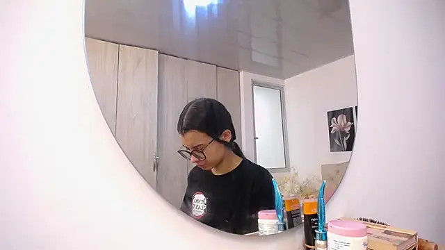 pinky f00x online show from 2, 4, 2026