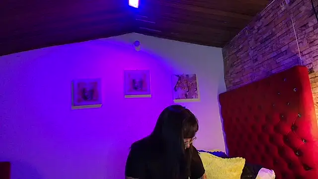 Victoria Thompson1 online show from 13, 11, 2025