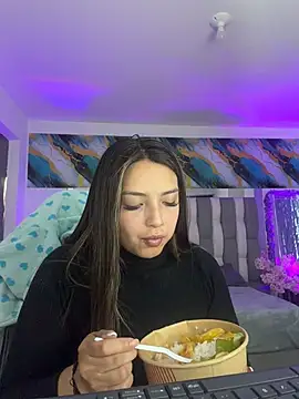 Adaara Rey online show from 4, 3, 2026