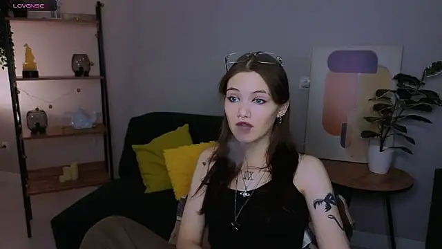 Dilara xBaby online show from 6, 3, 2026