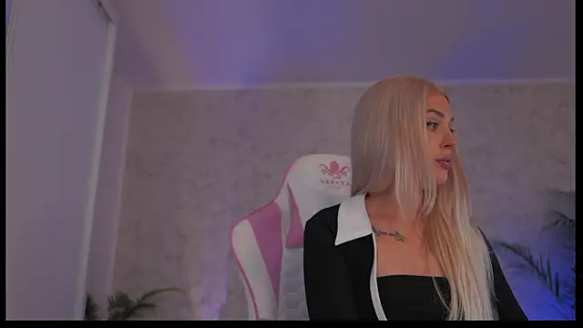 Snapshot of daisyblushh chatting on 22, 5, 2026 daisyblushh online show from 22, 5, 2026