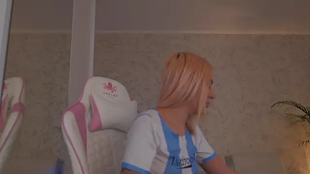 daisyblushh online show from 4, 2, 2026