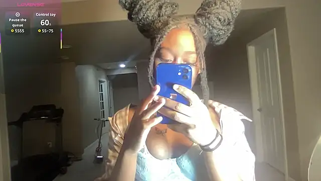Snapshot of maskedgirl5005 chatting on 17, 9, 2025 maskedgirl5005 online show from 17, 9, 2025