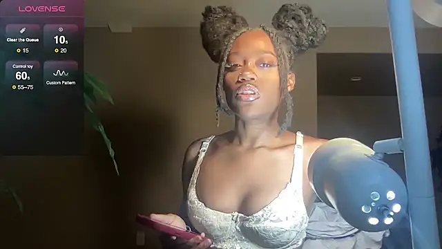 Snapshot of maskedgirl5005 chatting on 12, 9, 2025 maskedgirl5005 online show from 12, 9, 2025