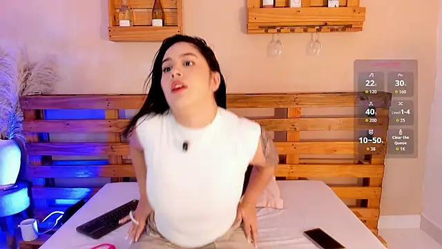 Snapshot of aisha_duque chatting on 5, 11, 2025 aisha duque online show from 5, 11, 2025