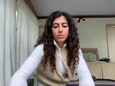 Snapshot of deusaludovica chatting on 19, 5, 2026 deusaludovica online show from 19, 5, 2026