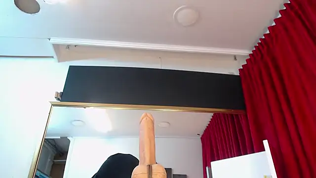 Angie Davis online show from 12, 9, 2025