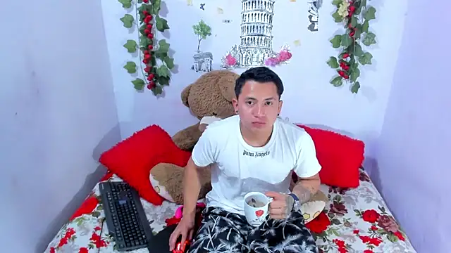 NataliaAndJulliam online show from 24, 11, 2025