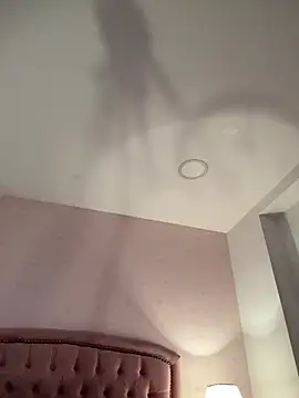 Bella  Wood online show from 22, 4, 2026