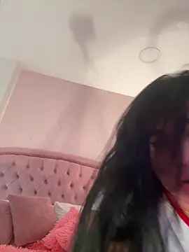 Bella  Wood online show from 14, 11, 2025