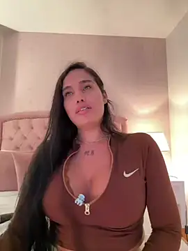 Bella  Wood online show from 19, 7, 2026