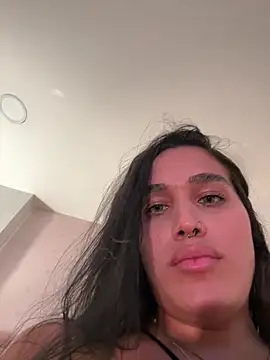 Bella  Wood online show from 23, 7, 2026