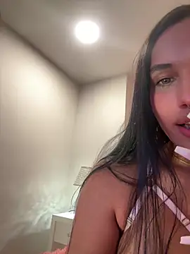 Bella  Wood online show from 25, 3, 2026