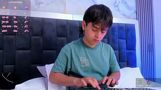 Snapshot of nico_leroy chatting on 10, 9, 2025 nico leroy online show from 10, 9, 2025