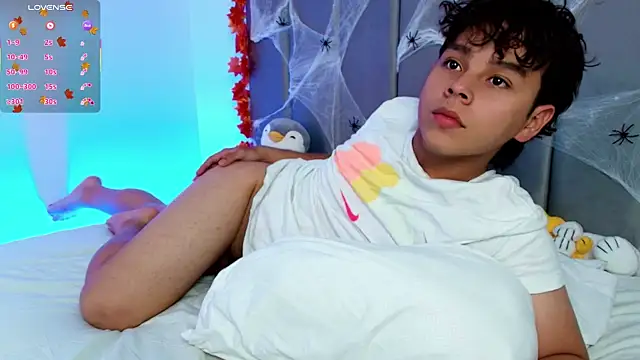 Snapshot of nico_leroy chatting on 22, 10, 2025 nico leroy online show from 22, 10, 2025