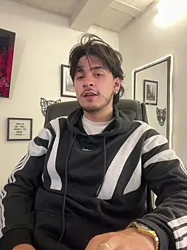 Snapshot of Elian_savoy chatting on 18, 10, 2025 Elian savoy online show from 18, 10, 2025