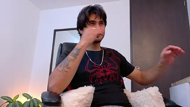 Snapshot of Elian_savoy chatting on 12, 5, 2026 Elian savoy online show from 12, 5, 2026