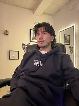 Snapshot of Elian_savoy chatting on 22, 10, 2025 Elian savoy online show from 22, 10, 2025