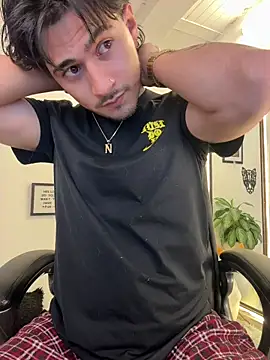 Snapshot of Elian_savoy chatting on 21, 10, 2025 Elian savoy online show from 21, 10, 2025