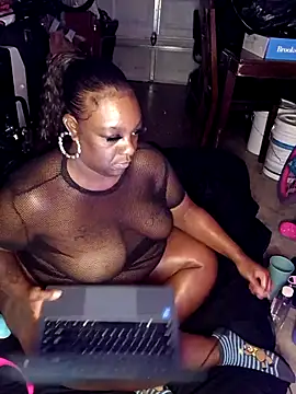 Thickkemzz41 online show from 8, 11, 2025