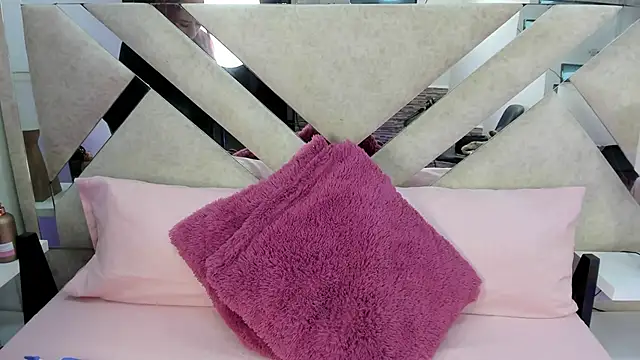 ximena vasquez8 online show from 16, 1, 2026