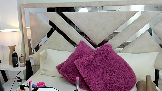 ximena vasquez8 online show from 18, 1, 2026