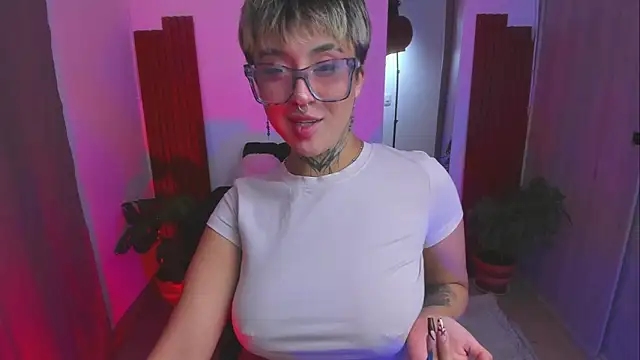 Snapshot of Rebeka-baker chatting on 23, 7, 2026 Rebeka-baker online show from 23, 7, 2026