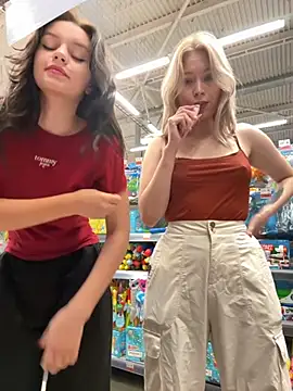 Snapshot of Cum_girlss chatting on 12, 9, 2025 Cum girlss online show from 12, 9, 2025