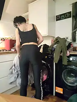 Tannedtattooed69 online show from 15, 12, 2025