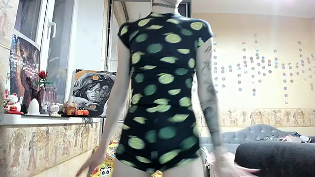 Snapshot of WatsonMi chatting on 25, 11, 2025 WatsonMi online show from 25, 11, 2025