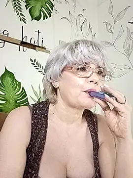 Catty Lady online show from 7, 3, 2026