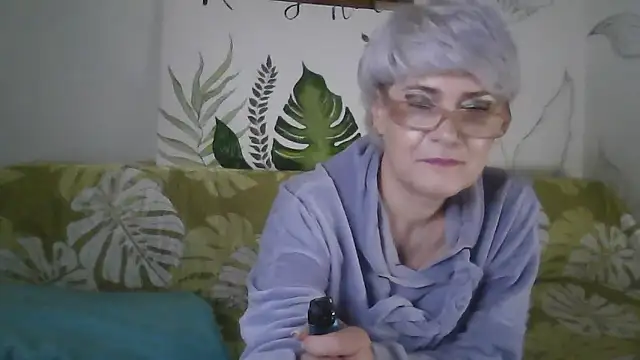 Catty Lady online show from 8, 1, 2026