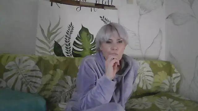 Catty Lady online show from 18, 12, 2025