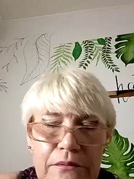 Catty Lady online show from 6, 11, 2025