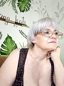 Catty Lady online show from 25, 3, 2026