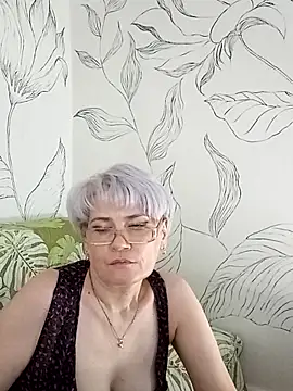 Catty Lady online show from 9, 9, 2025